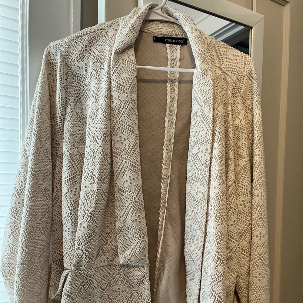 Blazer! Beautifully detailed! Plus Size 3/fits like a size 2.